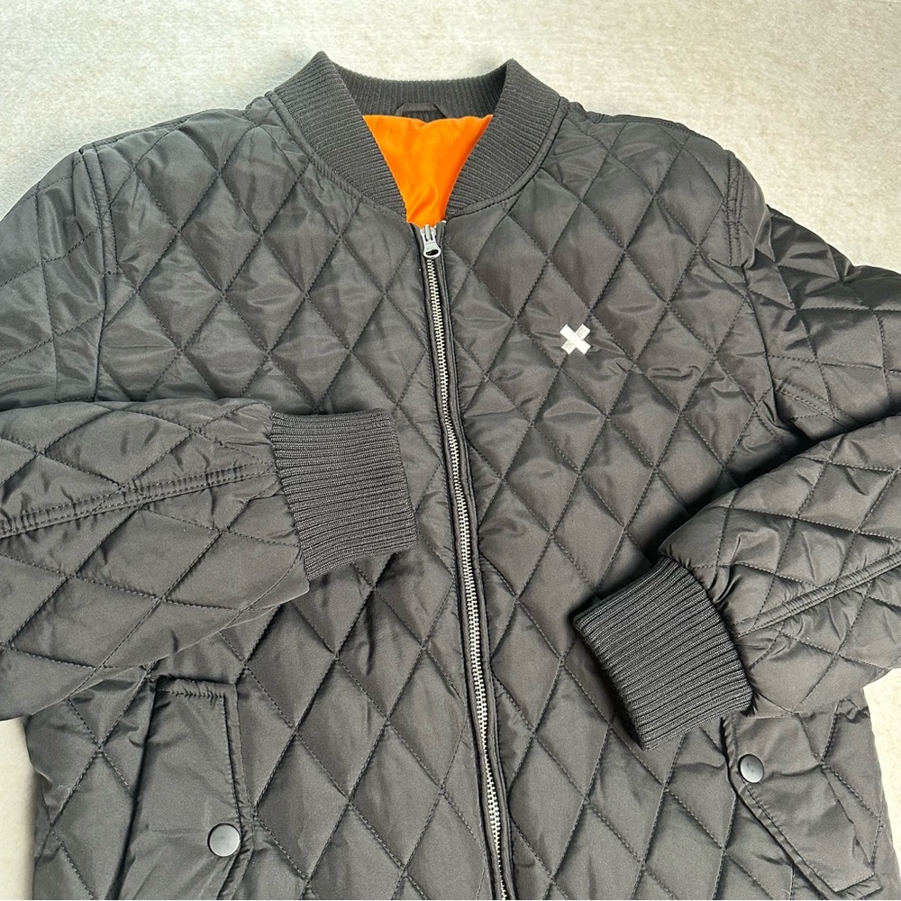 WRST BHVR Women's Medium Black Quilted Bomber Jacket Light Zip Orange Lining